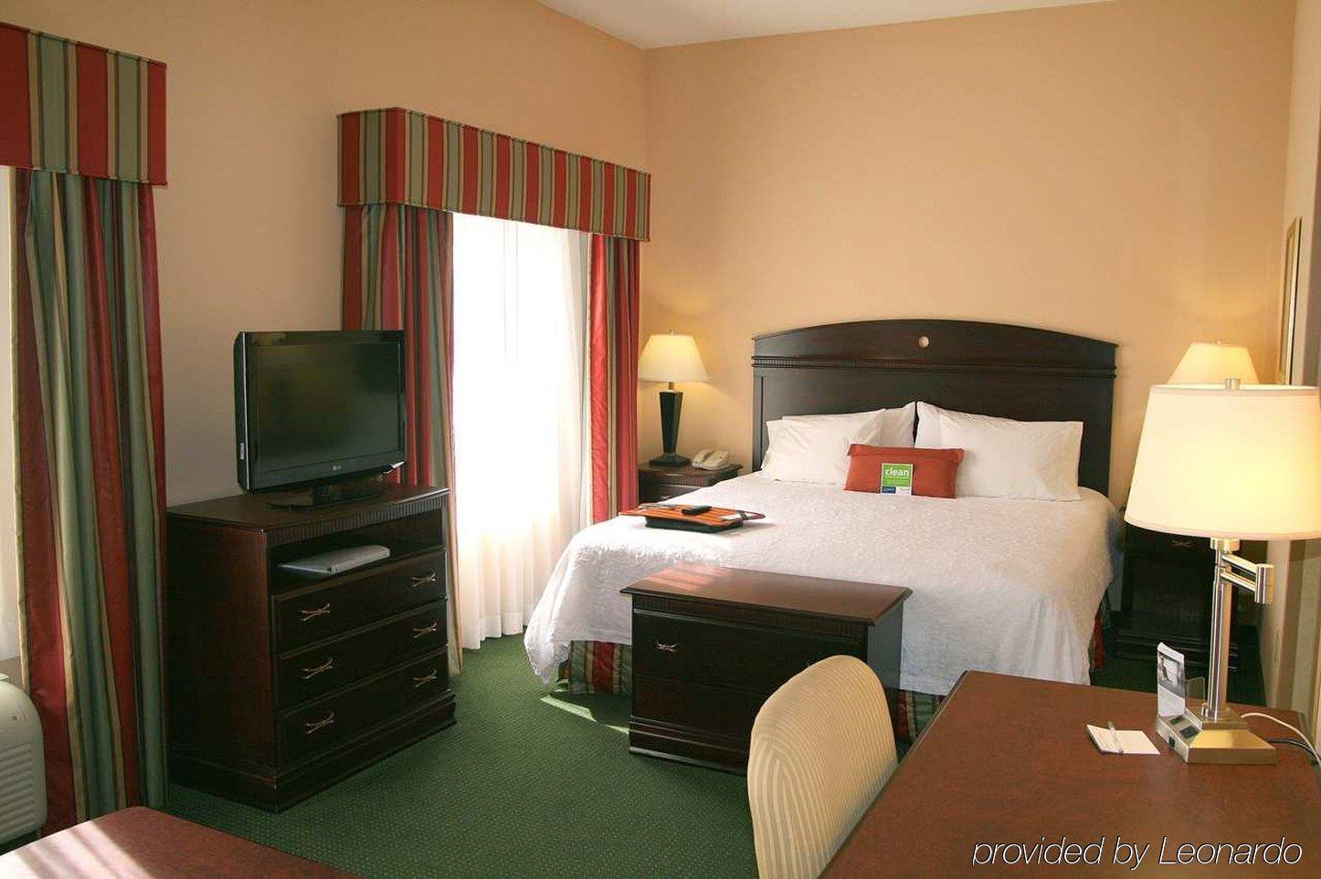 Hampton Inn & Suites Pensacola I-10 N At University Town Plaza Ferry Pass Phòng bức ảnh